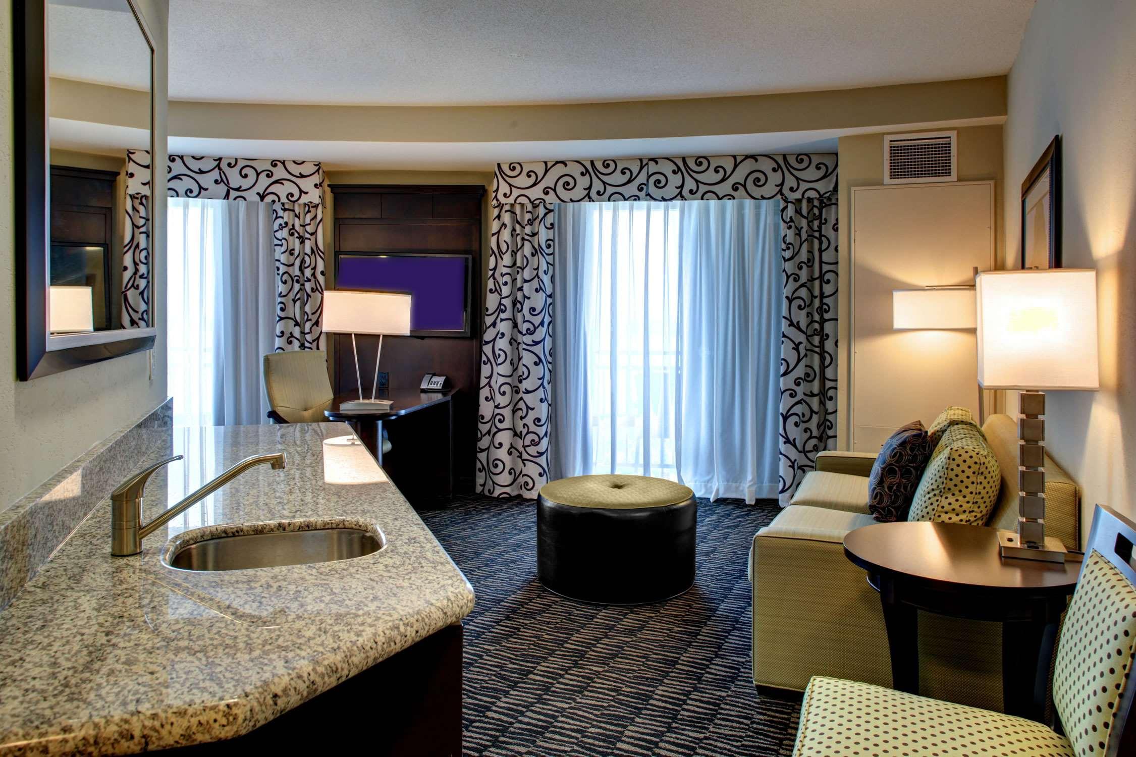 Hampton Inn & Suites Baton Rouge Downtown Экстерьер фото